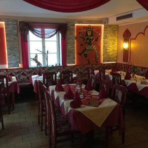 Restaurace v ubytování Jujhar's Gästehaus