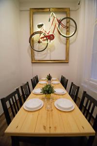 Cheerful Acacia 2BDR 2BTHR 2AC wifi for 4-6 ppl at Top location 1073 Budapest, 59 Akácfa utca kép - 2
