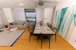 O zonă de relaxare la Villa Korina