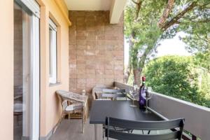 Μπαλκόνι ή βεράντα στο Megi San Peter Apartment