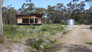 Foto dalla galleria di BAY OF FIRES ECO HUT off grid experience at Binalong Bay a Binalong Bay