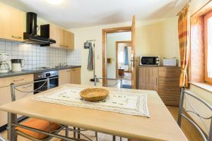 Dapur atau dapur kecil di Landhaus Breg
