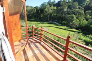 Rõdu või terrass majutusasutuses Padi Ecolodge