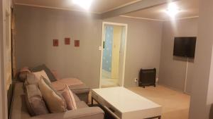 Gallery image of Devonport Charm house in Auckland