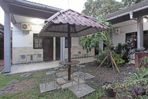 Zahrada ubytování RedDoorz @ Soekarno Hatta 2