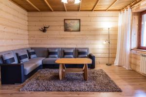 Posedenie v ubytovaní udanypobyt Apartamenty Przy Lesie 2