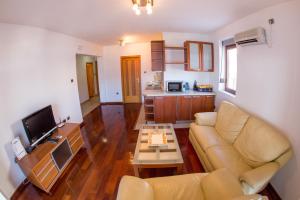 Kuchyň nebo kuchyňský kout v ubytování Lux Panoramic Apartment