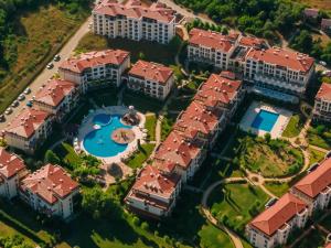 The swimming pool at or close to Green Life Apartments Sozopol