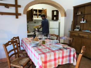 Nápoje v ubytovaní Agriturismo Palazzo Conti - B