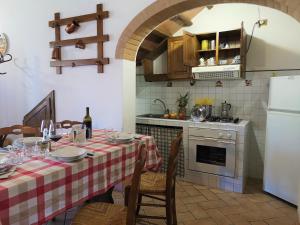 Kuchyňa alebo kuchynka v ubytovaní Agriturismo Palazzo Conti - B