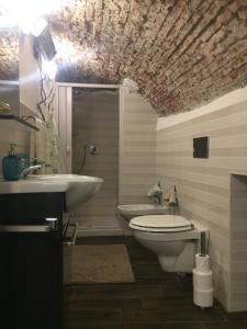 Vonios kambarys apgyvendinimo įstaigoje Appartamento al Ponte Reale
