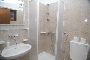 Koupelna v ubytování Apartments Lonić