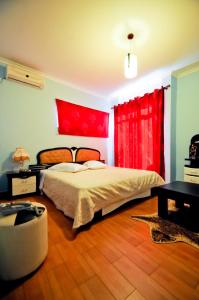 Postel nebo postele na pokoji v ubytování Hotel Lubjana + 37 fotografií