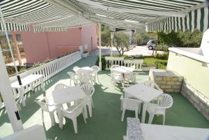 Restaurace v ubytování Apartments Lonić