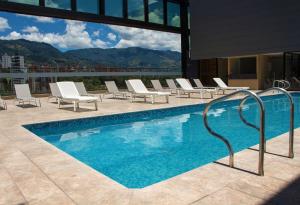 Swimming pool sa o malapit sa Hotel Estelar Square
