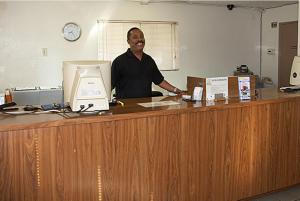 Tetamu yang menginap di EZ 8 Motel Newark +18 gambar
