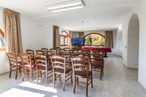 TV a/nebo společenská místnost v ubytování Hotel Frizzolan