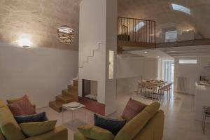A seating area at LAMIA MATERA 11