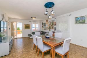 Kuchyň nebo kuchyňský kout v ubytování Apartments Slavomir