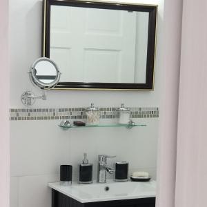 a bathroom with a sink and a mirror on the wall at Millsborough B&B in Billy Dun