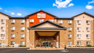 a rendering of the front of a hotel at Best Western Plus Blaine at the National Sports Center in Blaine