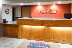 Vstupní hala nebo recepce v ubytování AmericInn by Wyndham Coon Rapids