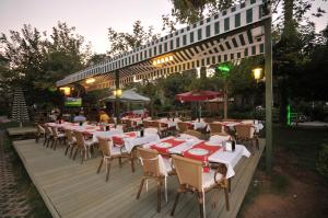 Restaurant o un lloc per menjar a Letoile Beach Hotel