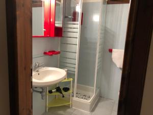 A bathroom at Trilocale I Fari