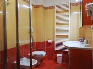 Koupelna v ubytování B&B Domus Traiani Benevento