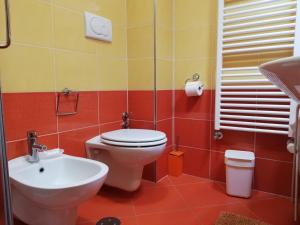 Koupelna v ubytování B&B Domus Traiani Benevento