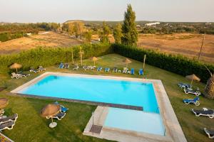 Bazén v ubytování Hotel dos Zimbros nebo v jeho okolí