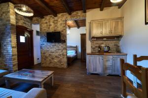 Køkken eller tekøkken på Eco Resort Cermeniza