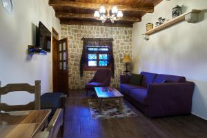 Et tv og/eller underholdning på Eco Resort Cermeniza