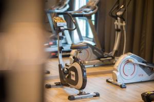 Fitness centrum a/nebo fitness zařízení v ubytování The Journey Hotel Bangna