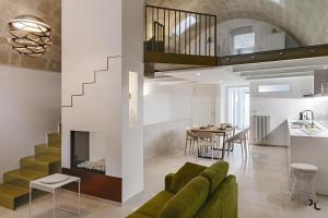 A seating area at LAMIA MATERA 11