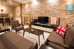 TV a/nebo společenská místnost v ubytování Skudai Homestay Pulai Perdana near UTM JPO and Taman Universiti