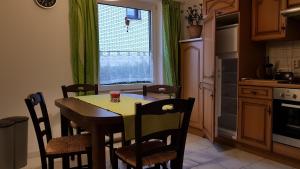Kuchyň nebo kuchyňský kout v ubytování Ferienwohnung-Kormann