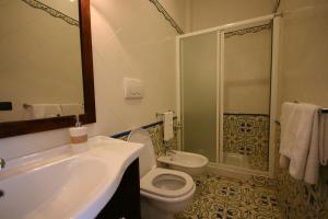 Koupelna v ubytování Sorrento Inn Guesthouse