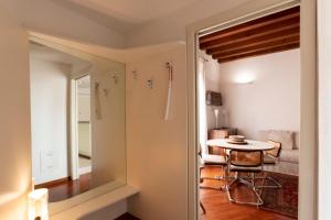 Fotografia z galérie ubytovania Anfiteatro Apartment in Brera v Miláne