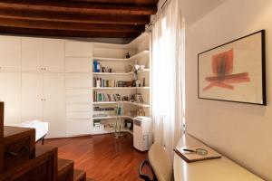 Posedenie v ubytovaní Anfiteatro Apartment in Brera