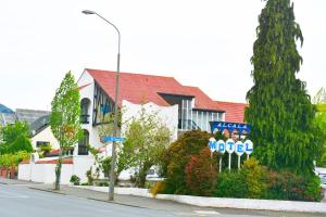 Το κτήριο όπου στεγάζεται  το μοτέλ +2 φωτογραφίες