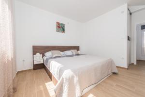 Giường trong phòng chung tại Villa Star 6 luxury apartment with a pool +41 ảnh