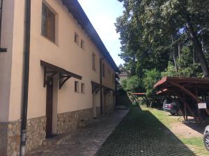 The building in which a szállodákat is located