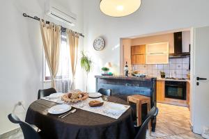 Kuchyň nebo kuchyňský kout v ubytování Apartments Noa