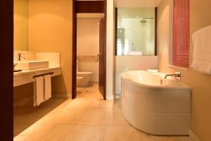Um banheiro em Pestana Casino Park Hotel & Casino