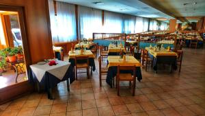 Restaurace v ubytování Hotel Holidays