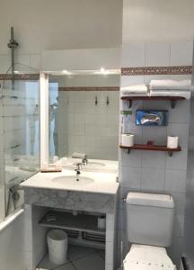 Hotel Colbert tesisinde bir banyo