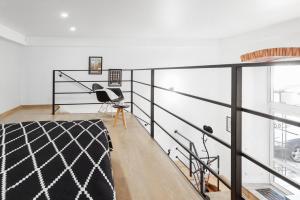 Postel nebo postele na pokoji v ubytování Two-room apartment on Lanzheronovskaya