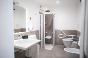 Koupelna v ubytování Hotel Monte Sarago