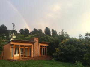 Ein Garten an der Unterkunft Titué Refugio , Cabañas